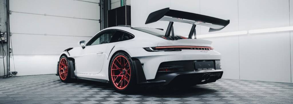 Sports car rental in Dubai with exotic Ferrari and Lamborghini from Ajeeb Cars UAE